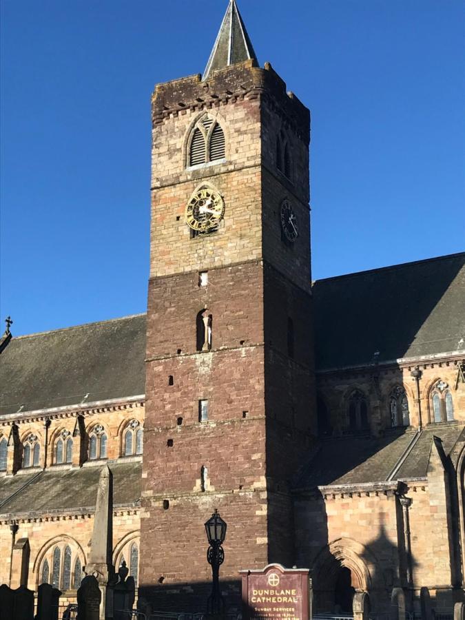 Fantastic 2 Bed Flat In Dunblane High Street Apartman Kültér fotó