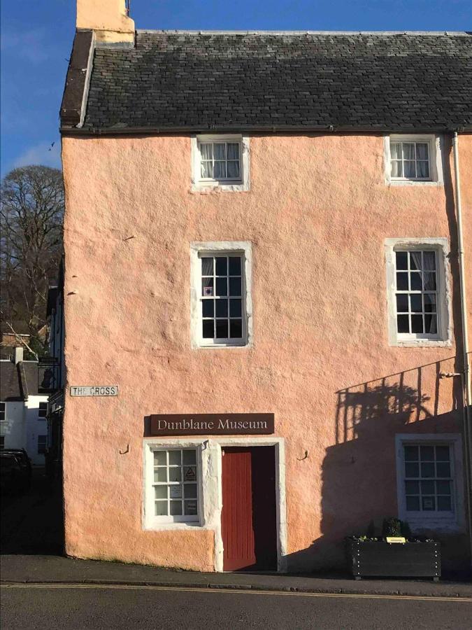 Fantastic 2 Bed Flat In Dunblane High Street Apartman Kültér fotó